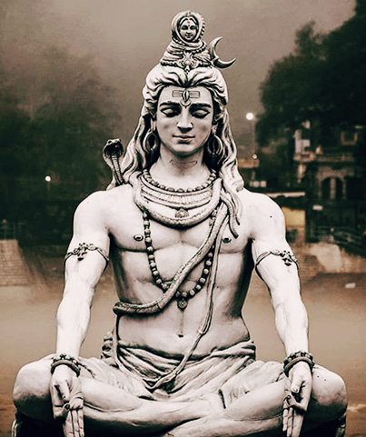 Aghori Baba Kamal Ji performing rituals